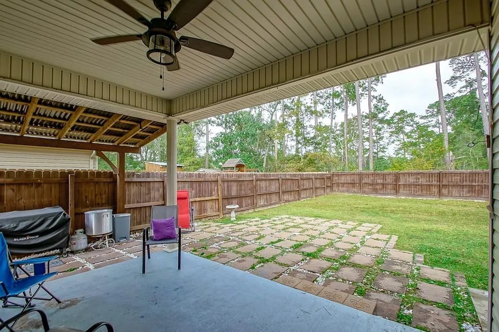 Building Photo - 59450 Spring Dr