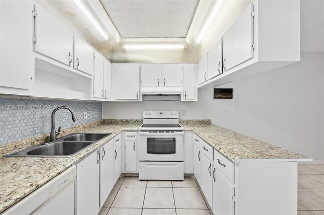 Building Photo - 3118 Spanish Wells Dr