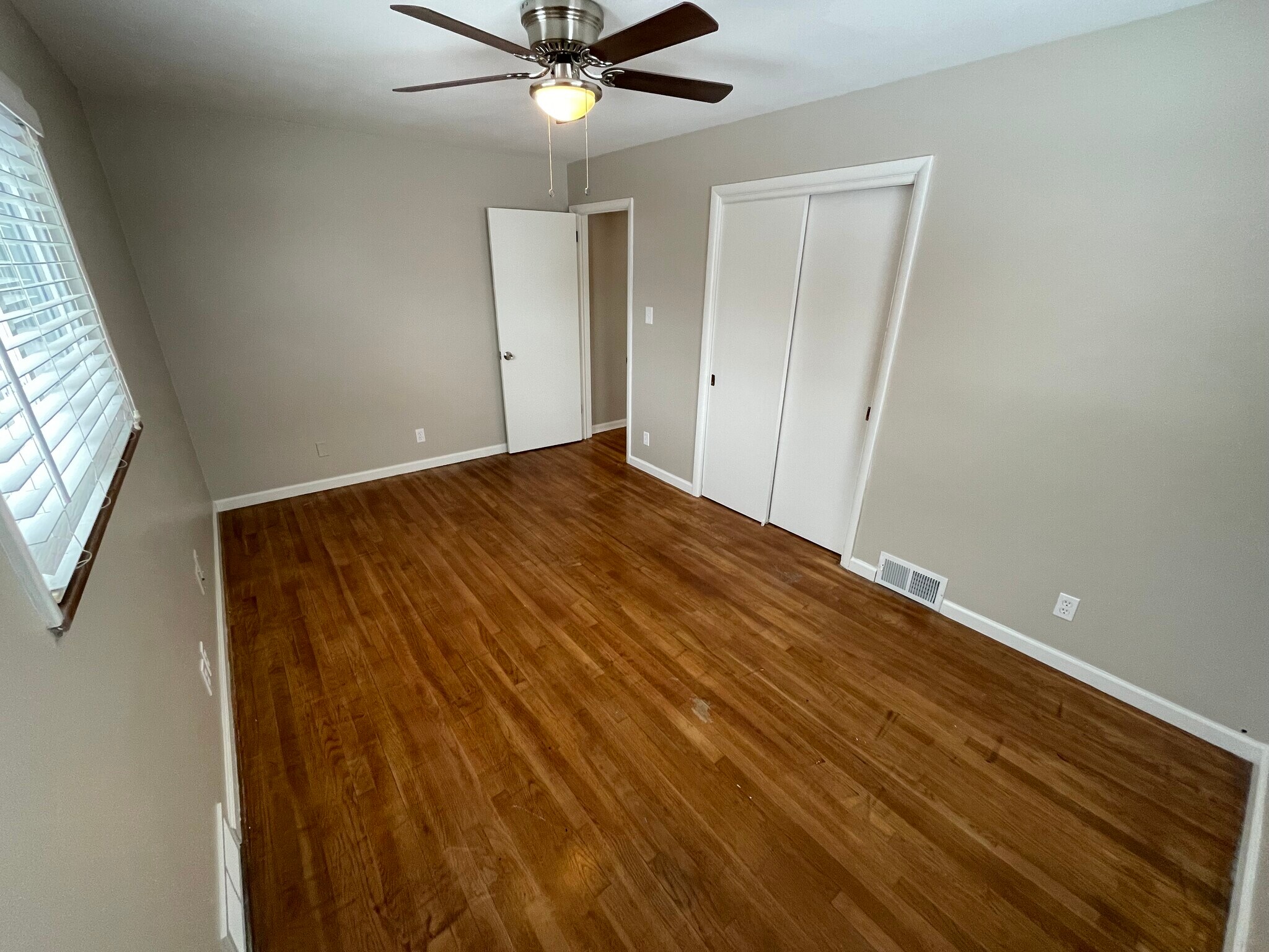 Building Photo - 2844 Chamberlain Rd