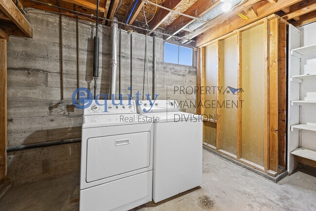 Building Photo - 8894 S 540 E