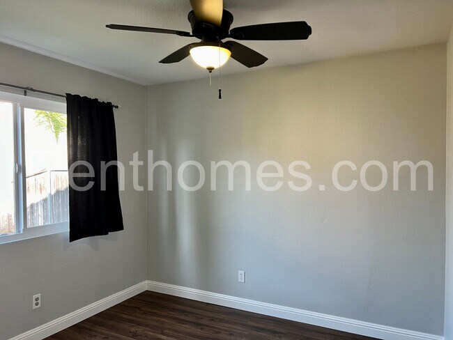 Building Photo - 227 Ocotillo Pl