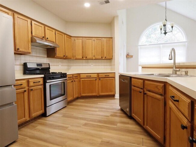 Building Photo - 1630 Green Oak Cir NW