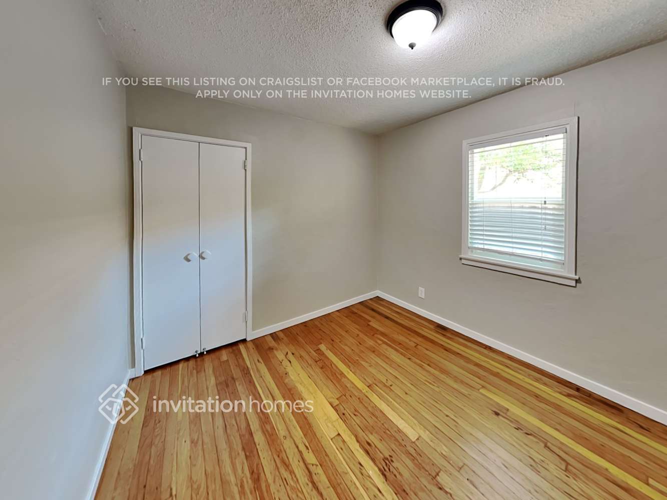 Building Photo - 2305 Carlsbad Ave