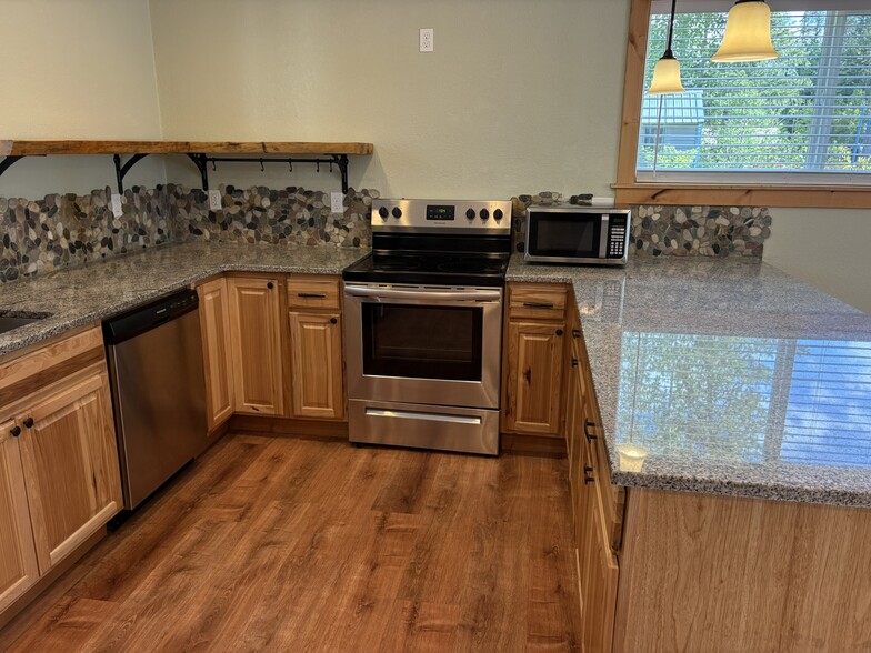 kitchen - 403 Carr Creek Rd