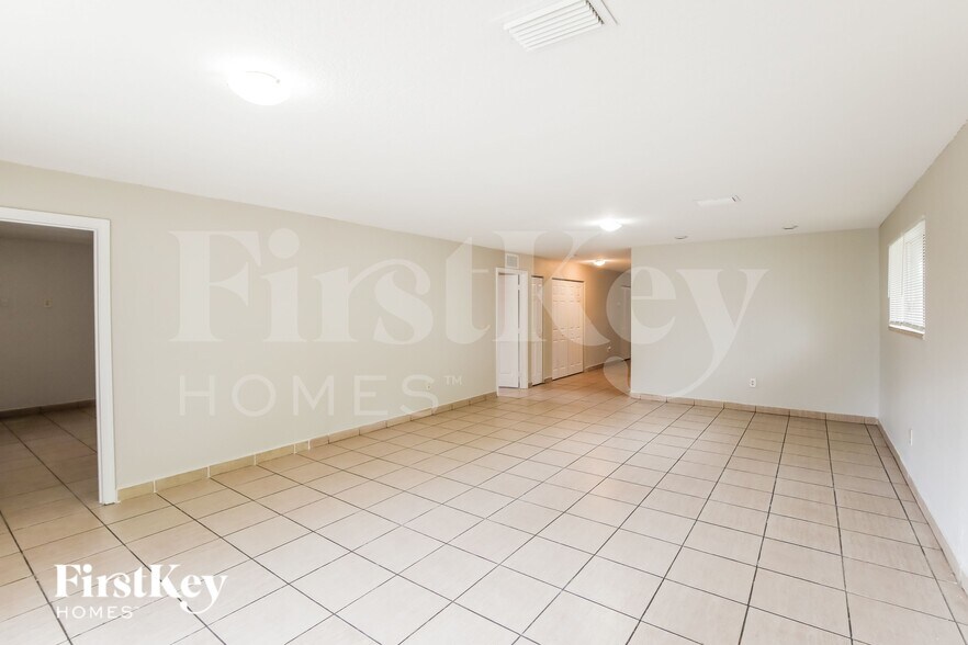 Building Photo - 405 NW 7th St