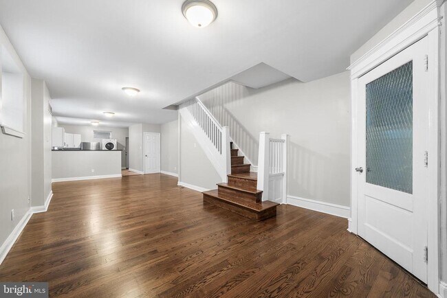 Building Photo - 1240 S 56th St