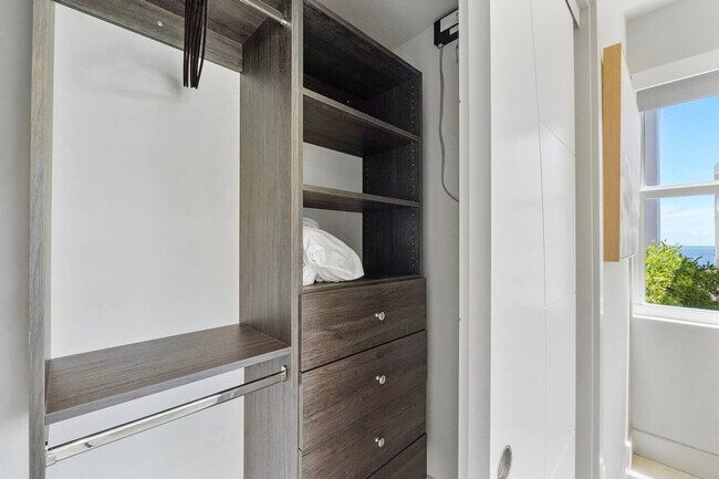 Building Photo - 99 Seaside Ave