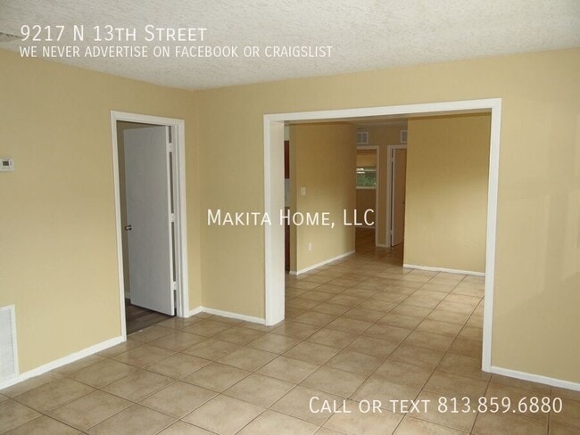 Building Photo - 9217 N 13th St