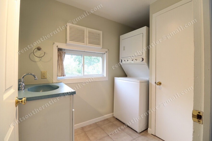 Downstairs Bathroom - 128 Crestmont Rd