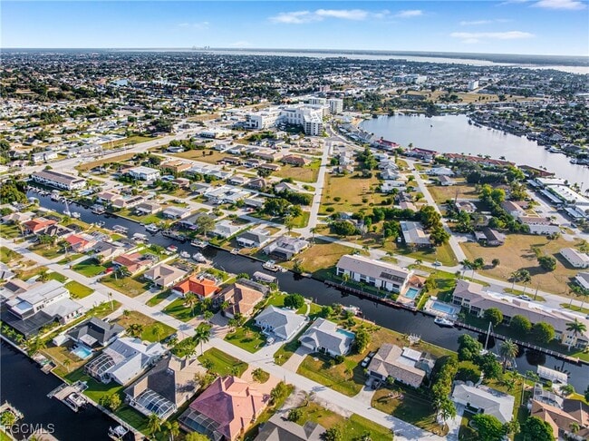 Building Photo - 4839 Tudor Dr