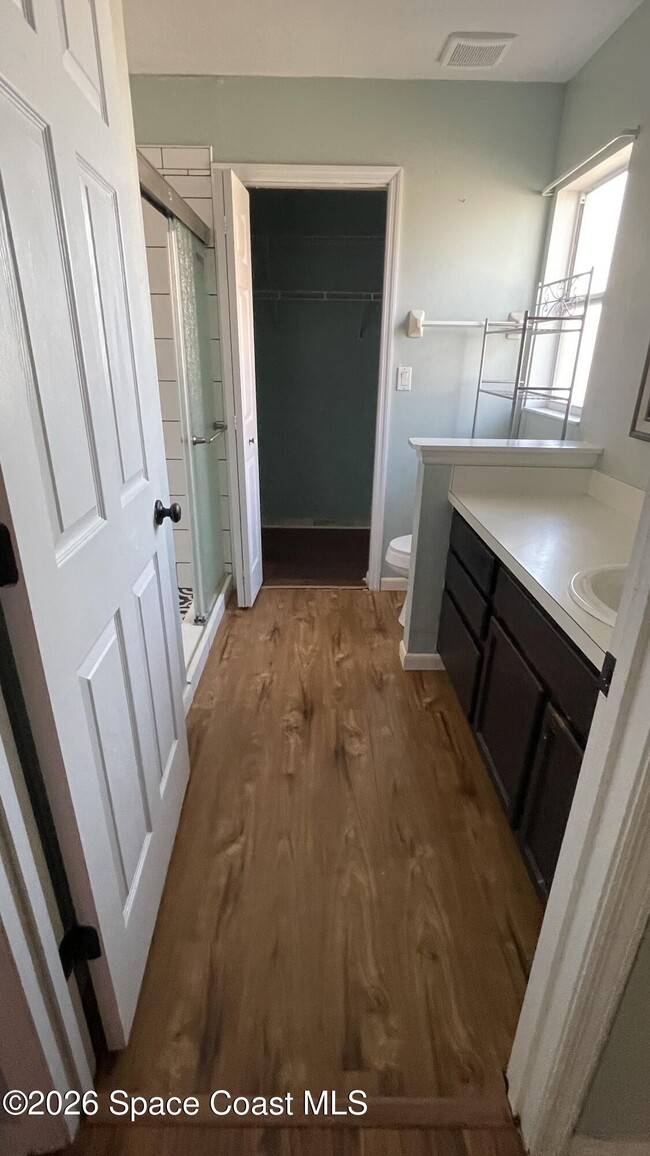 Building Photo - 2555 Street Pauls Dr