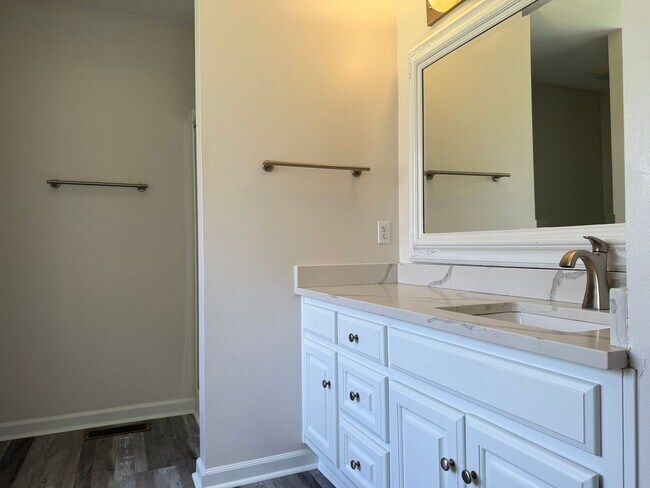 Building Photo - 6309 Countryside Dr