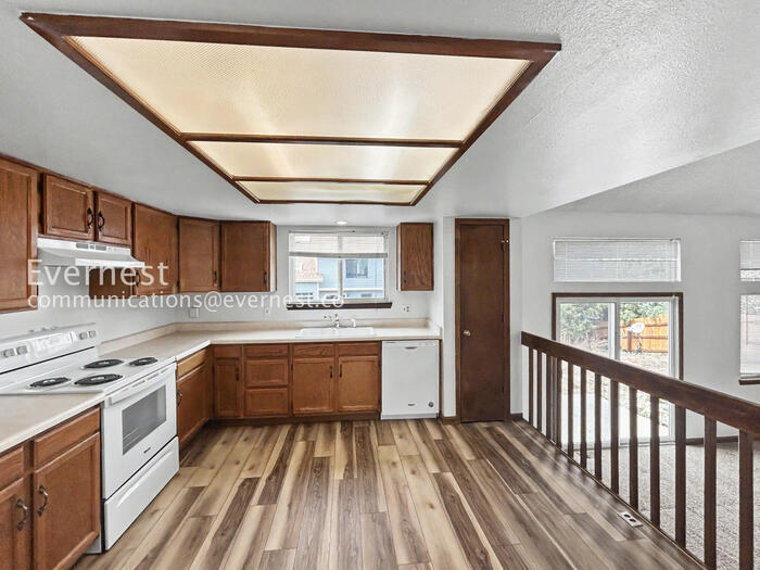 Building Photo - 4930 Sprangler Dr