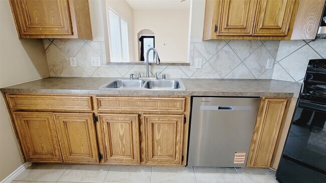 Building Photo - 14747 Briceland Springs Dr