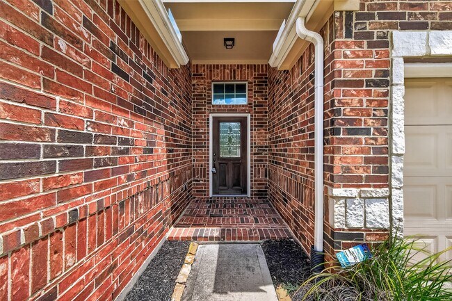 Building Photo - 3327 Fairmont Hills Ln