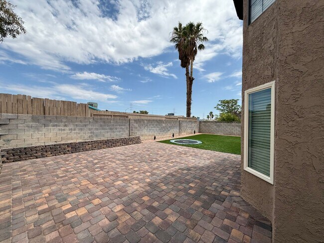 Building Photo - Modern Remodeled Home in Spring Valley