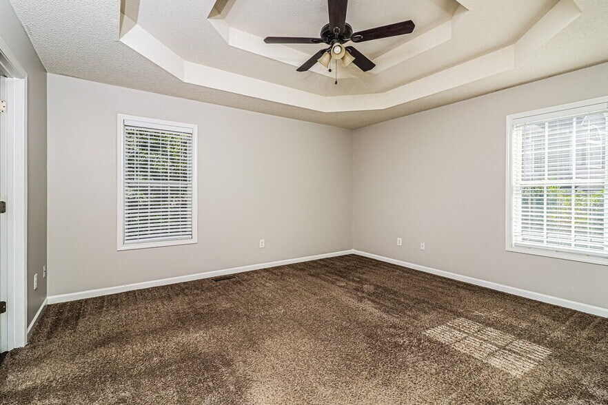 Building Photo - 5879 Newnan Ct