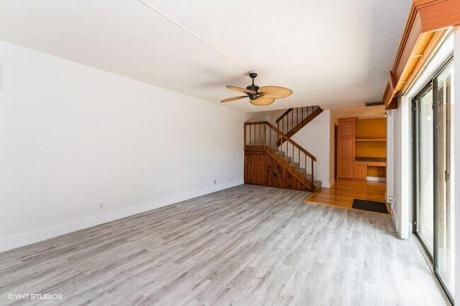 Building Photo - 6138 SE Riverboat Dr