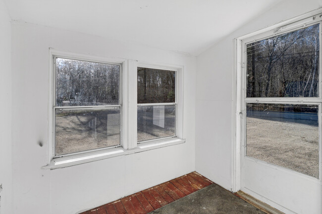 Entry mud room - 308 Portsmouth Ave