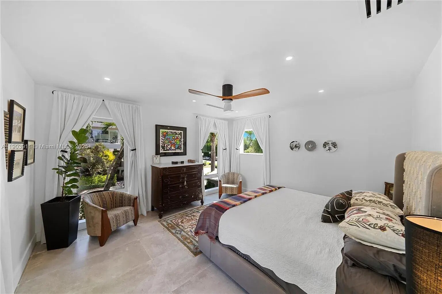 Building Photo - 1281 S Venetian Way