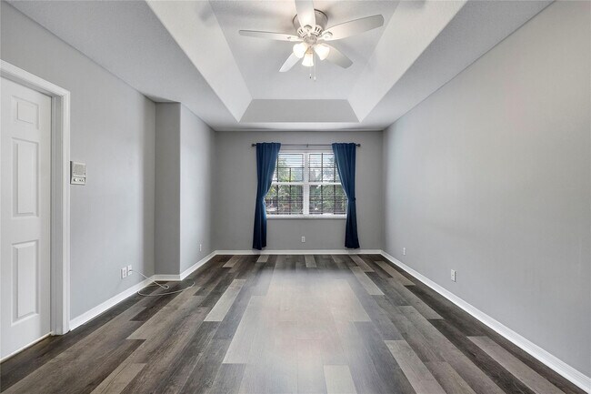 Building Photo - 9664 Royal Palm Blvd