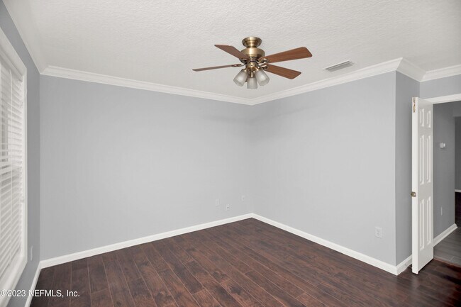 Building Photo - 757 MacKenzie Cir