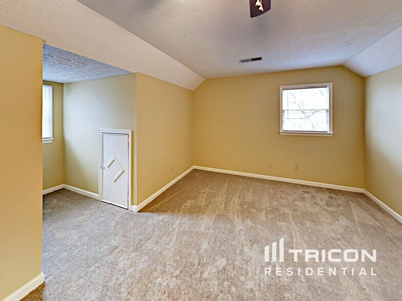 Building Photo - 429 Sugar Springs Way
