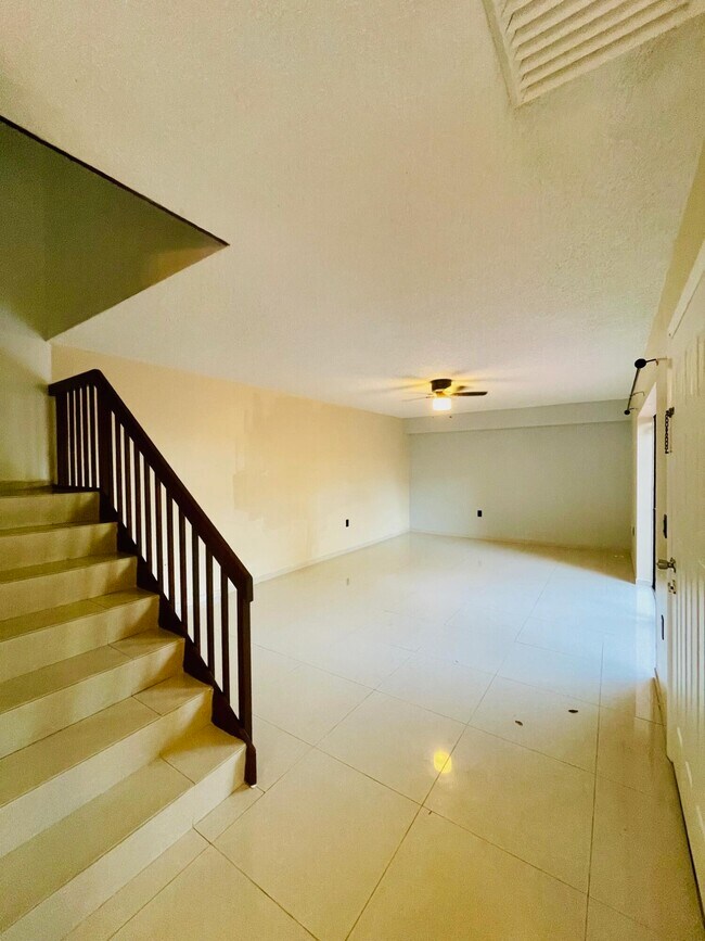 Building Photo - 728 Mill Valley Pl