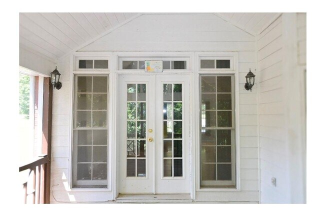 Building Photo - 3885 Waterford Dr