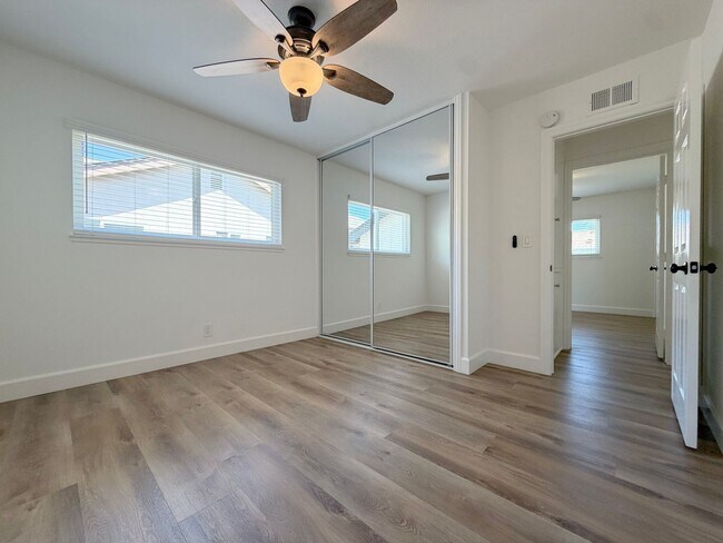 Building Photo - Experience the coastal breeze and the quiet charm of Hawaii Lane.