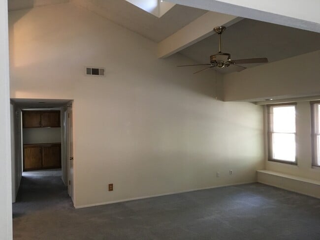 Building Photo - House