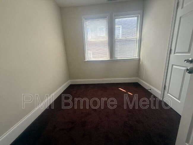 Building Photo - 519 E Cold Spring Ln
