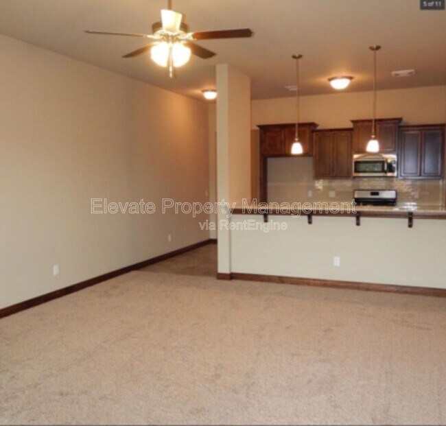 Building Photo - 2314 Starwood Wy