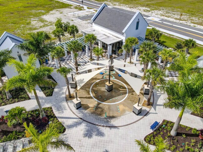 Building Photo - 15120 Wildwood Cir