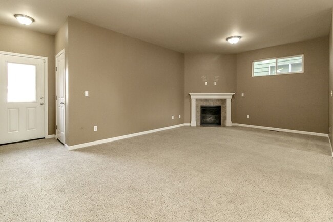 Building Photo - Beautiful Lacey Home with new paint and carpet in Popular Edgewater Community