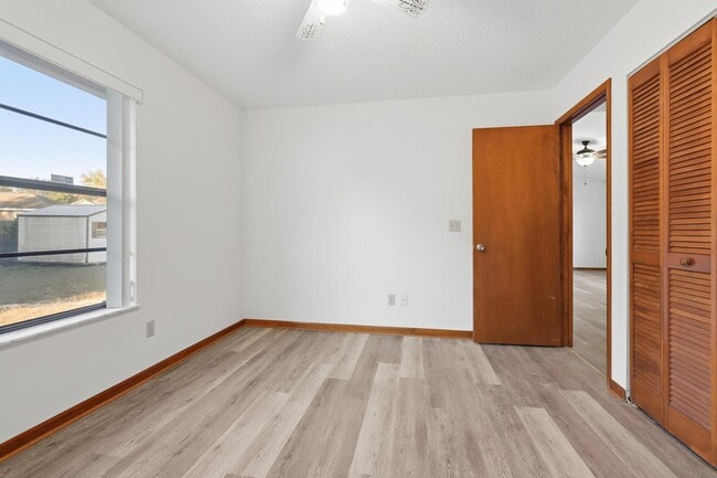 Building Photo - 536 Gaspar Ave