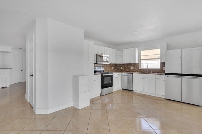 Building Photo - 2113 Jessa Dr