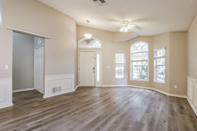 Building Photo - 15849 Green Cove Blvd