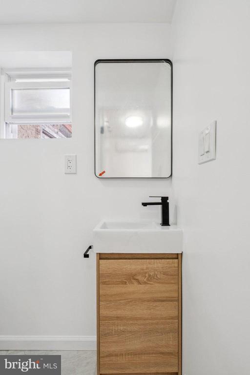 Building Photo - 1223 Spruce St