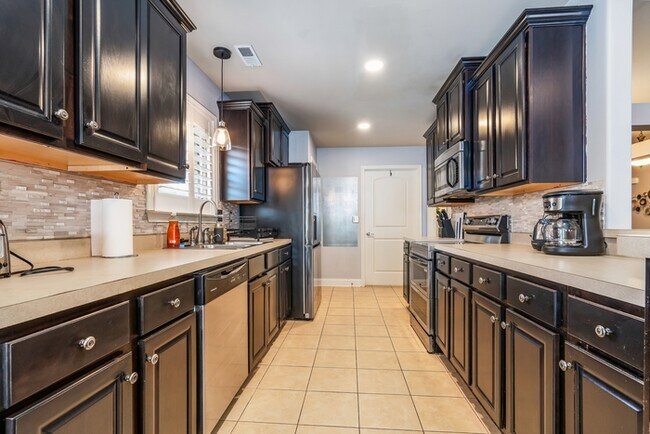 Building Photo - 3 Bed / 2 Bath Furnished House for Rent in Madison, AL 35756