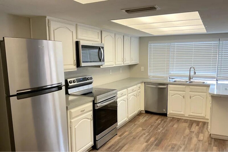 Building Photo - 501 Hardwood Trail