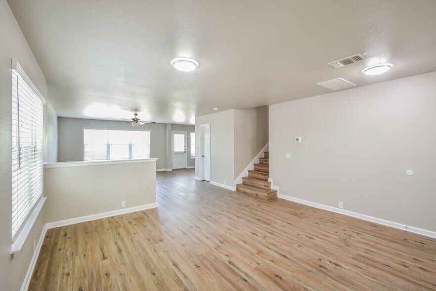 Building Photo - 10943 Palomino Bluff