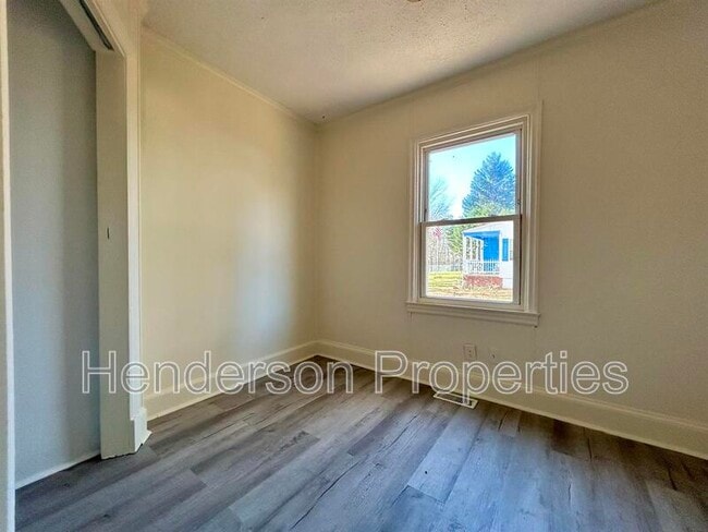 Building Photo - 1219 Bailey St