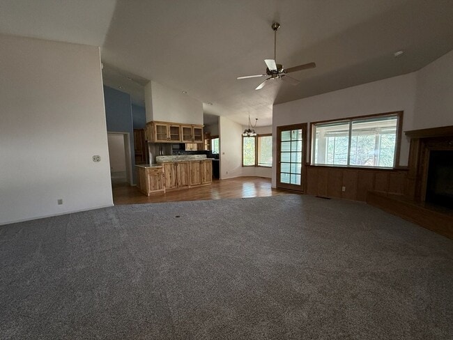 Building Photo - Large Single level Sinagua Heights home fo...
