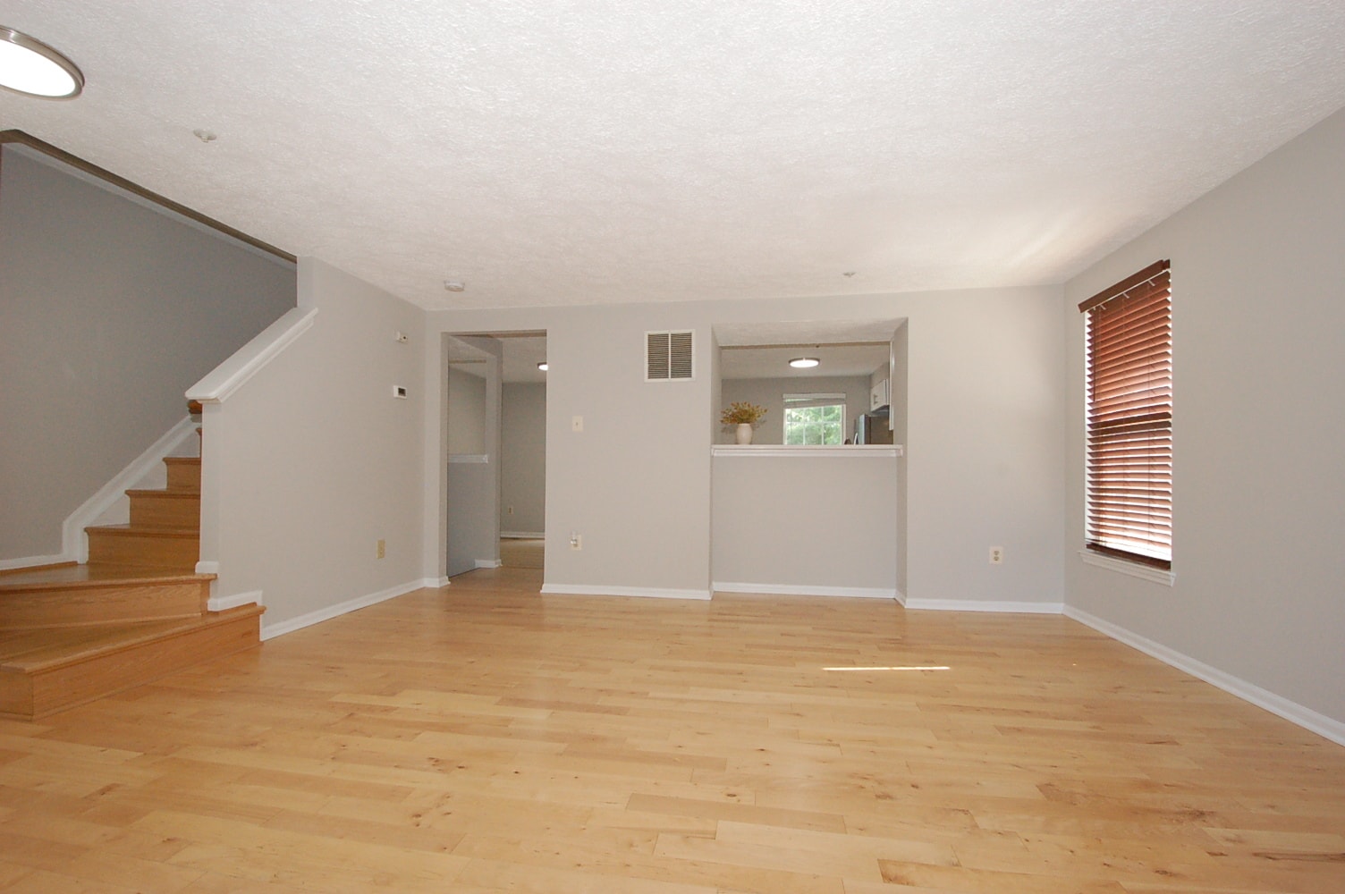 First floor living room -- 5 - 8916 Pembrook Woods