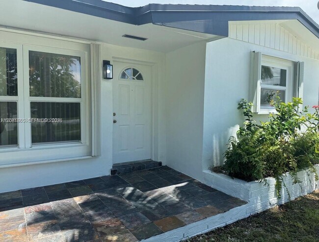 Building Photo - 17630 SW 112th Ave