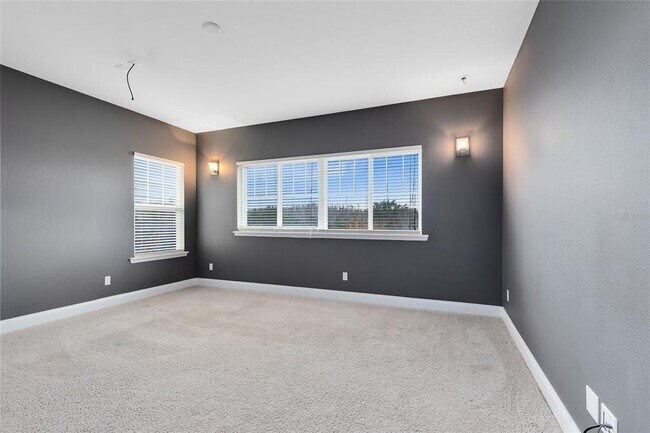 Building Photo - 8450 Laureate Blvd