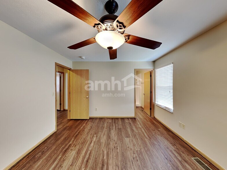 Building Photo - 2245 Yagger Bay Dr