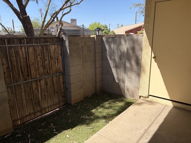 Building Photo - 455 S Mesa Dr