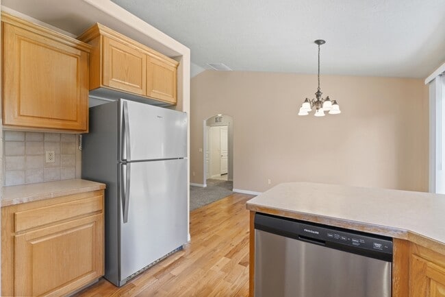 Building Photo - 1770 W Bellagio Dr